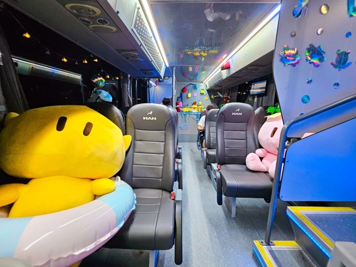 투어버스 내부는 대전의 마스코트인 꿈돌이와 함께 떠나는 우주여행을 콘셉트로 꾸몄다. (출처=디라이트 대전 공식 블로그)