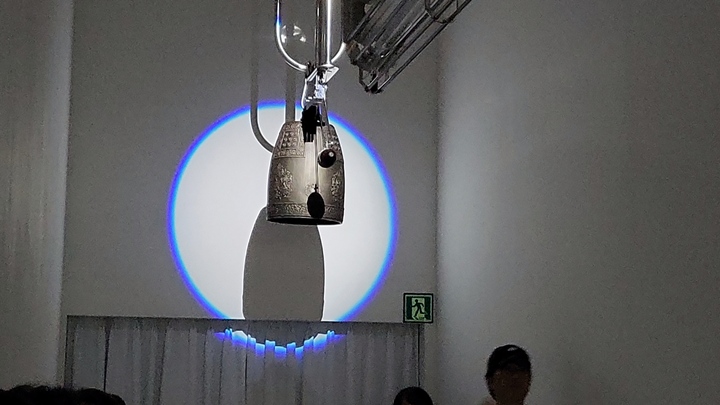 오랜만에 들어본 전통 종소리가 듣기 좋았다.