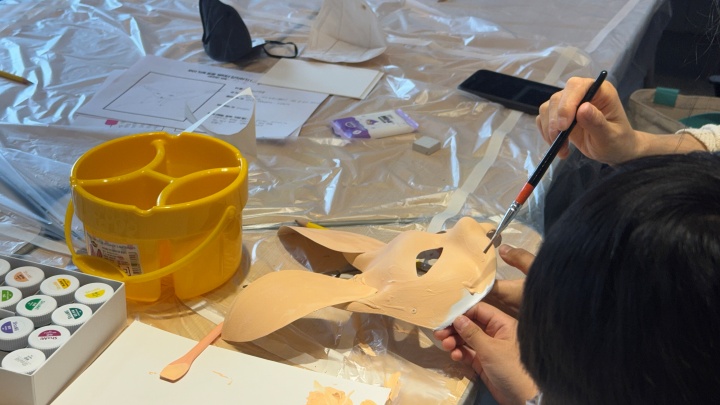 '꿈꽃1-찰칵! 우리가족 변신릴스' 가족의 일상적인 모습 캐릭터로 표현.