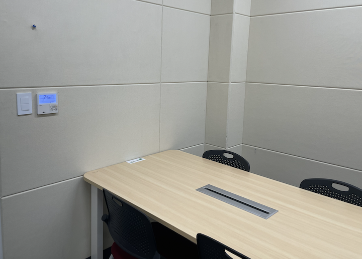 '공유누리'를 통해 대여한 온라인 회의실 한쪽의 공간.