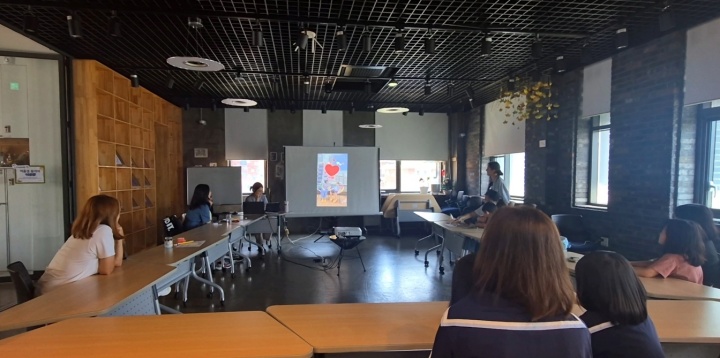 '꿈꽃1-찰칵! 우리가족 변신릴스'완성된가족 릴스 영상 감상.