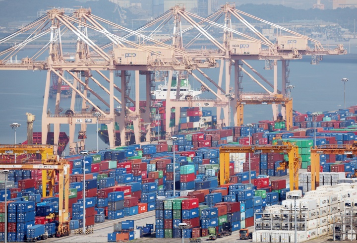 경기 평택시 포승읍 평택항에 수출용 컨테이너들이 세워져 있는 모습.(ⓒ뉴스1, 무단 전재-재배포 금지)