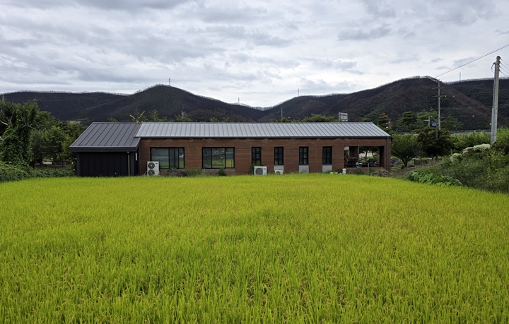 지난 3월 화재를 겪은 금소마을.