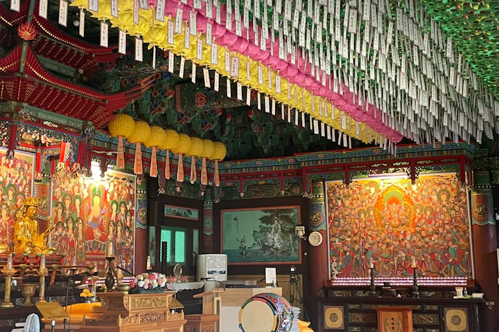 연화사 법당에서 확인할 수 있는 '지장시왕도' 의 모습.