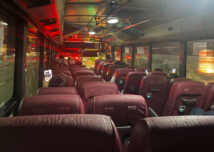 평소 자주 이용하는 광역버스 내부 모습.