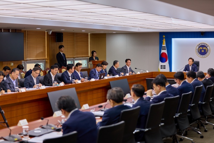 30일 서울 용산 대통령실 청사에서 열린 비상경제점검 태스크 포스(TF) 3차 회의 모습.(ⓒ뉴스1, 대통령실 제공, 무단 전재-재배포 금지)