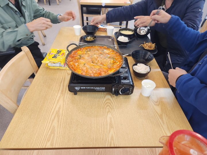 요식업 분야에서 창업하려는 청년들에겐 중소벤처기업부가 지원하는 청년몰이 좋은 기회가 될 수 있다.