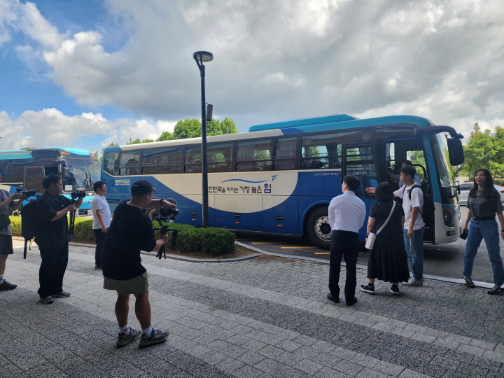 국립항공박물관에 도착한 항공독립운동가 후손들의 도착 사진. (사진 출처=본인 촬영)