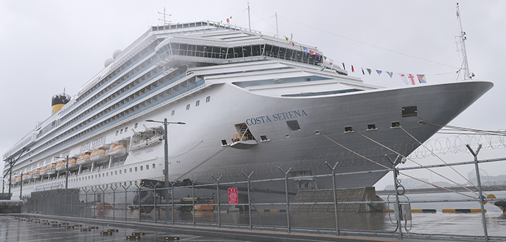 강원 속초시 속초항에 11만 4000t급 크루즈 코스타세레나호가 정박해 있다.2024.9.12(사진=저작권자(c) 연합뉴스, 무단 전재-재배포 금지