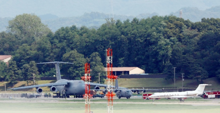 경기 평택시 주한미군 오산공군기지에 C-5 수송기가 계류되어 있는 모습.(ⓒ뉴스1, 무단 전재-재배포 금지)