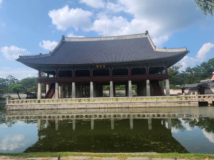 경복궁 내 경회루.