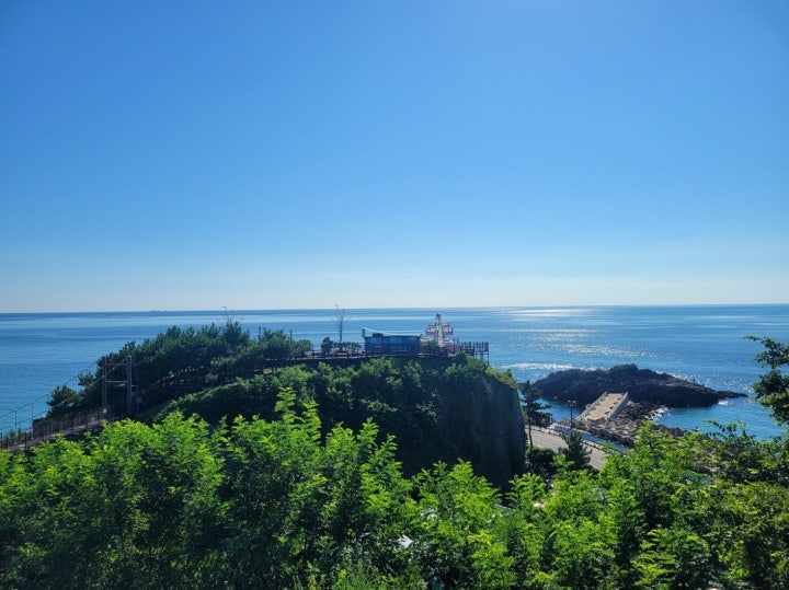 울진 등기산스카이워크 풍경 모습.