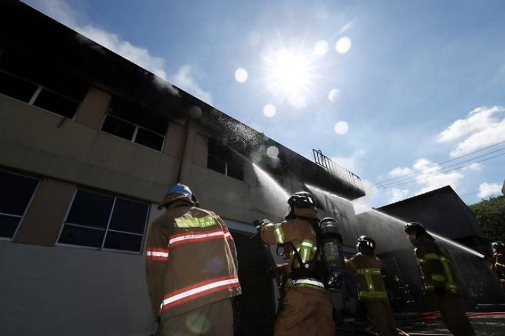 여름철 화재 진압 현장.(ⓒ뉴스1, 무단 전재-재배포 금지)