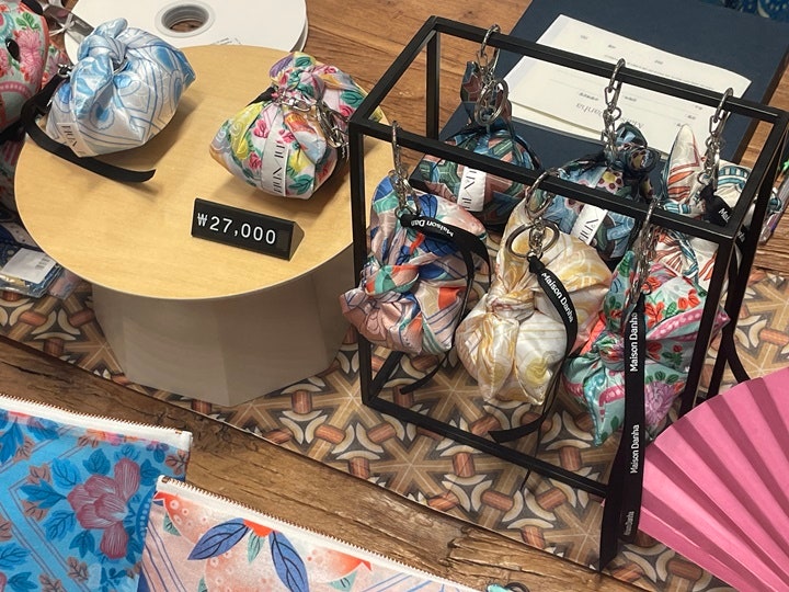 보자기 키링도 새롭게 느껴졌다.