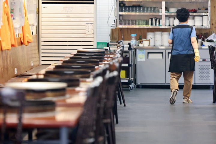 서울 중구 명동의 한 식당이 낮 시간대 한산한 모습을 보이고 있다. 2025.6.12. (ⓒ뉴스1, 무단 전재-재배포 금지)