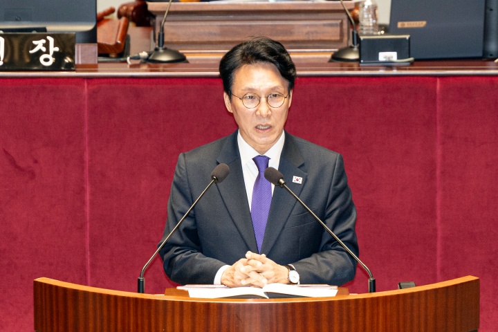 김민석 국무총리가 6일 서울 여의도 국회에서 열린 제429회국회(정기회) 예산결산특별위원회 제3차 전체회의에서 인사말하고 있다. 2025.11.6. (ⓒ뉴스1, 무단 전재-재배포 금지)