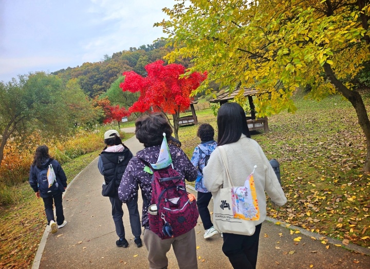걷기 행복여행 '수원 팔색길' 도란길, 둘레길 참여.