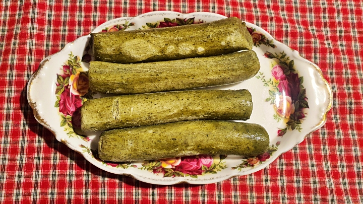 냉동고에서 잠자고 있던 쑥 가래떡.