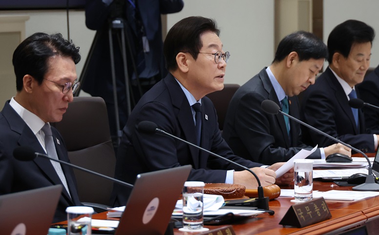 이재명 대통령이 11일 용산 대통령실에서 열린 국무회의에서 발언하고 있다. 2025.11.11(사진=저작권자(c) 연합뉴스, 무단 전재-재배포 금지)