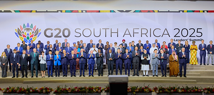 이재명 대통령(첫 줄 오른쪽 네 번째)이 지난 22일(현지 시간) 남아프리카공화국 요하네스버그에 위치한 나스렉 엑스포센터에서 열린 '주요 20개국(G20) 정상회의'에서 기념 촬영을 하고 있다.(사진=대통령실, 무단 전재-재배포 금지)