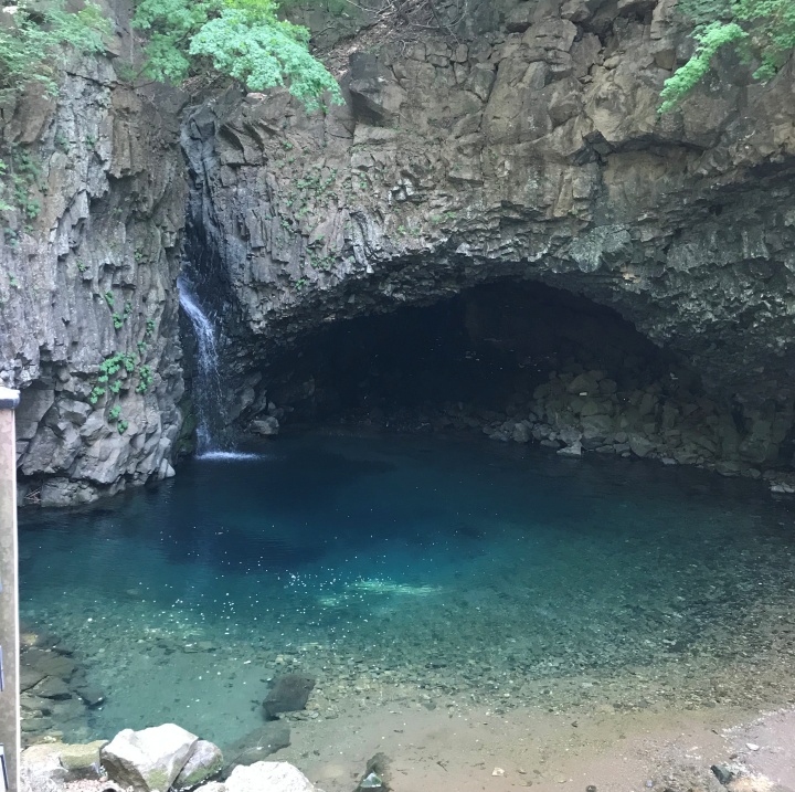 선사 지질의 길 코스에 해당하는 '포천 비둘기낭 폭포'.