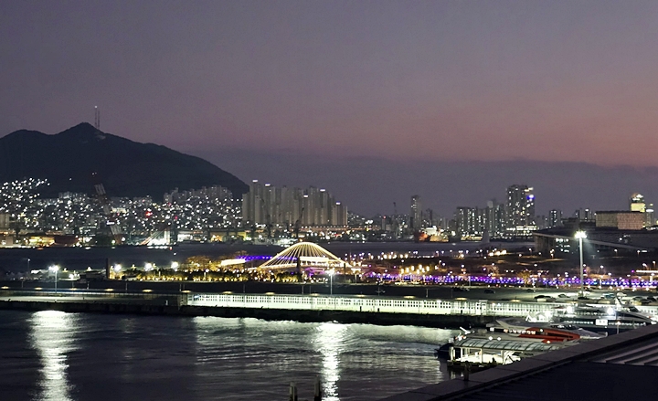 하늘정원에서 바라본 부산의 야경.