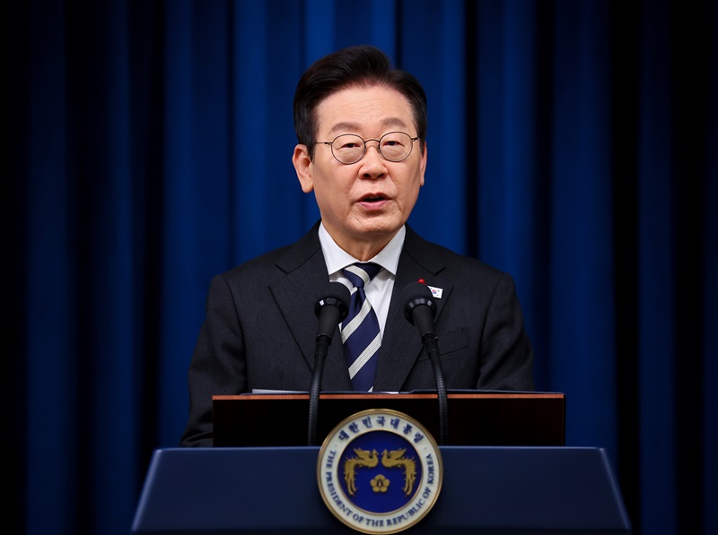 이재명 대통령이 12·3 비상계엄 사태 1주년인 3일 용산 대통령실에서 '빛의 혁명 1주년 대국민 특별성명'을 발표하고 있다. 2025.12.3(사진=저작권자(c) 연합뉴스, 무단 전재-재배포 금지)