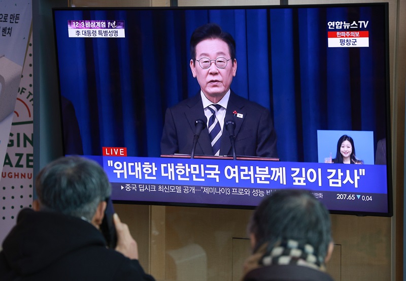 이 대통령 "민주주의 등불 밝혀준 국민과 '빛의 혁명' 반드시 완수"