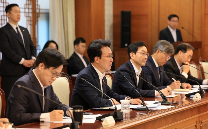 김민석 국무총리가 3일 서울 종로구 정부서울청사에서 열린 노동안전 현안 점검회의에서 모두발언을 하고 있다. 2025.12.3. (ⓒ뉴스1, 무단 전재-재배포 금지)