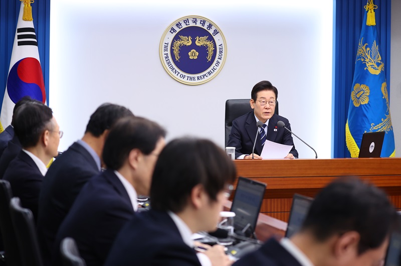 이재명 대통령이 4일 용산 대통령실에서 열린 수석보좌관회의를 주재하고 있다. 2025.12.4(사진=저작권자(c) 연합뉴스, 무단 전재-재배포 금지)
