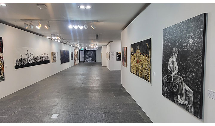 현장의 전체적인 모습을 담아보았다. 테마가 뚜렷하게 분리되어 있는 것이 아니라 자연스럽게 이어져 있어서, 마치 역사 속을 걷고 있다는 느낌이 든다.