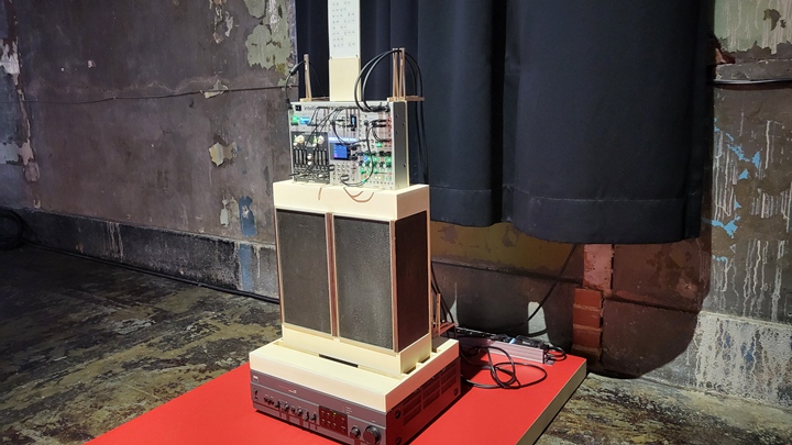 [명언곡]은 쓰기를 소리로 표현한 작품이다.