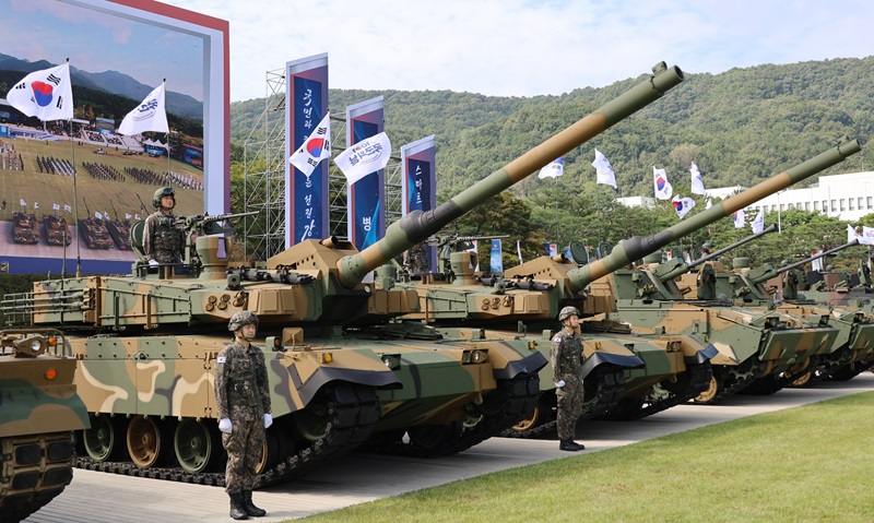 사진은 지난달 29일 국군의날 미디어데이 행사에서 공개된 K2전차(흑표). 2025.10.1(사진=저작권자(c) 연합뉴스, 무단 전재-재배포 금지)