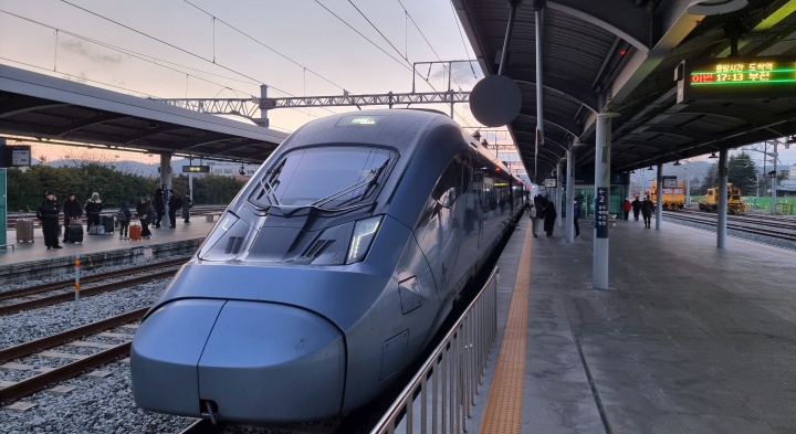 KTX-이음 영천역 정차 (영천시 제공).(ⓒ뉴스1, 무단 전재-재배포 금지)