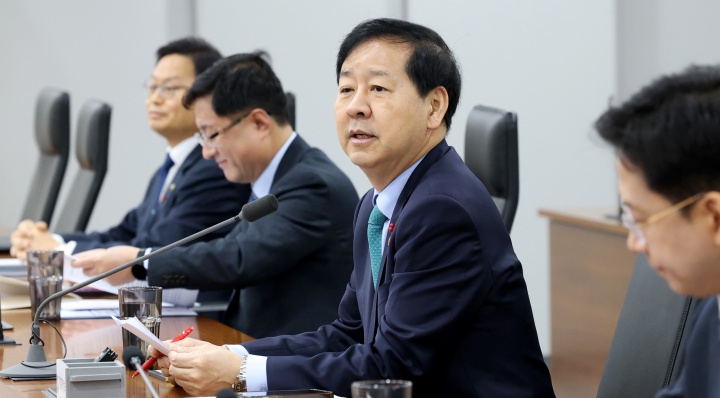 구윤철 경제부총리 겸 기획재정부 장관이 16일 오전 세종시 정부세종청사에서 열린 산업경쟁력강화 관계장관회의 겸 성장전략 TF를 주재하며 발언하고 있다.(ⓒ뉴스1, 무단 전재-재배포 금지)