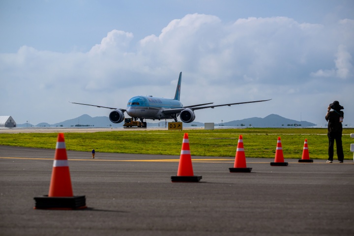 서울지방항공청, 인천국제공항공사 등 유관기관 관계자들이 5일 인천국제공항 제1여객터미널에서 제2활주로 운영재개를 앞두고 신설 시설물 사용성 및 안전성 점검을 하고 있다. 2025.8.6 (ⓒ뉴스1, 공동취재, 무단 전재-재배포 금지)