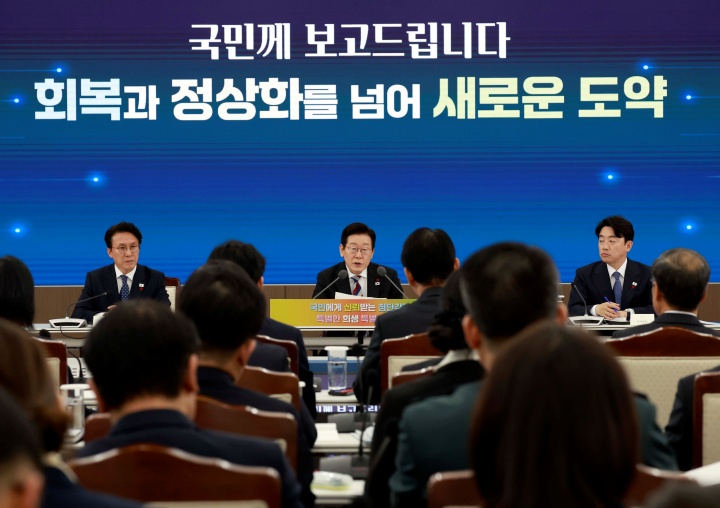 이재명 대통령이 18일 서울 용산구 국방부에서 열린 국방부·국가보훈부 업무보고에서 발언하고 있다. 2025.12.18 (사진=저작권자(c) 연합뉴스, 대통령실통신사진기자단, 무단 전재-재배포 금지)