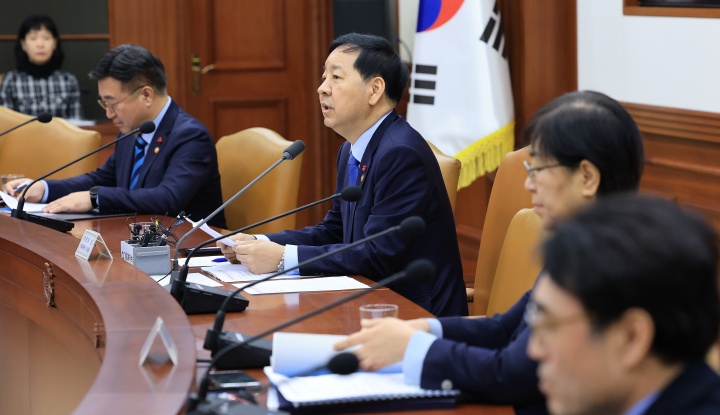 구윤철 경제부총리 겸 기획재정부 장관이 31일 서울 종로구 정부서울청사에서 열린 경제관계장관회의 겸 성장전략 TF에서 모두발언을 하고 있다.(ⓒ뉴스1, 무단 전재-재배포 금지)