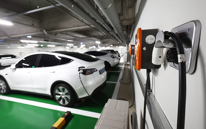 서울의 한 전기차 충전소 모습. 2025.8.29 (ⓒ뉴스1, 무단 전재-재배포 금지)