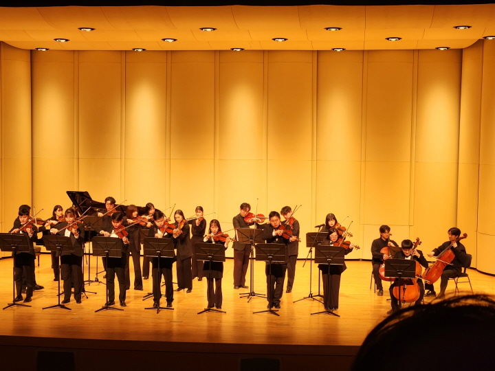 장애예술 활성화 지원사업으로 인해 장애예술인이 무대에서의 공연 경험을 지속하게 만든다.