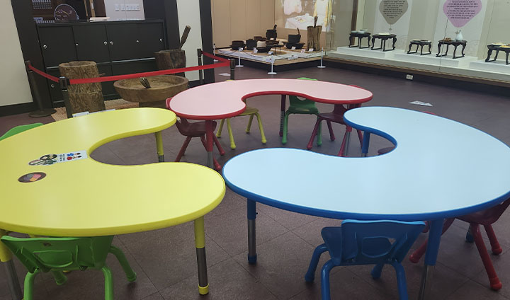 맞은편에 위치한 떡 만들기 체험존의 모습.