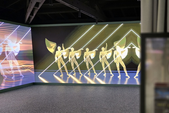 이머시브 홀로그램 큐브를 보며 용산의 미래를 기대해봤다