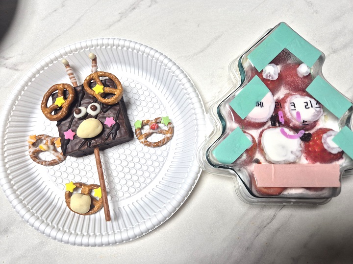 국민건강영양조사 자료에 의하면 당류는 청소년 등 일부 연령층에서 기준 초과해 섭취함.