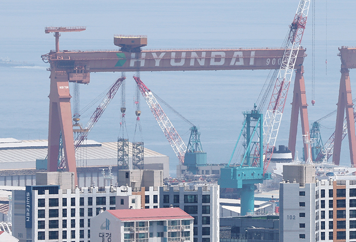 31일 울산시 동구 HD현대중공업에서 건조 중인 선박이 보이고 있다. 2025.7.31. (사진=저작권자(c) 연합뉴스, 무단 전재-재배포 금지)