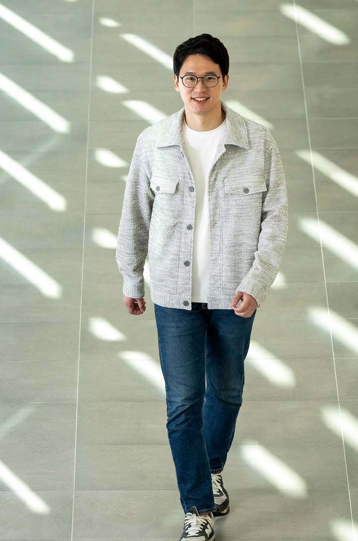 'K-GRID 인재·창업 밸리' 조성 사업 추진단장인 김희태 한국에너지공과대학교 교수는 복잡계 과학 기반의 전력망 연구를 하고 있다. 사진 C영상미디어