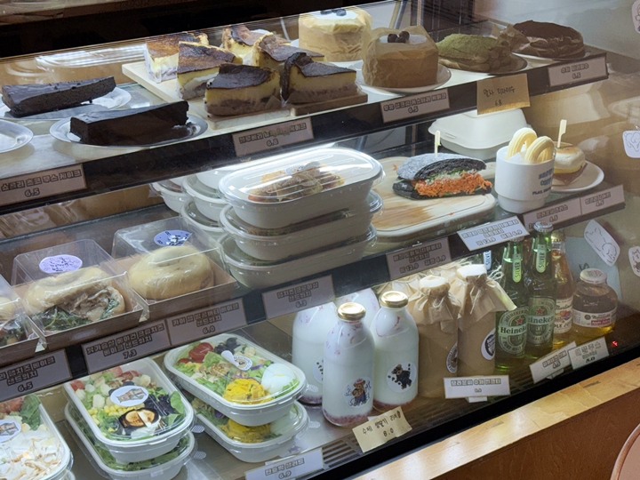 위생적으로 관리되는 음식들