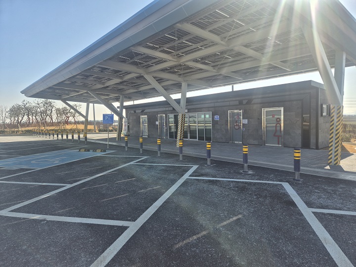 새만금 전주 고속도로에 새롭게 조성된 졸음쉼터.뭊