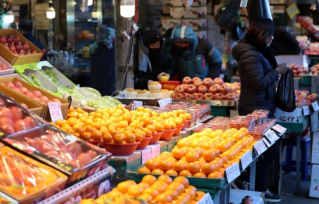 정부, 설 성수품 역대 최대 27만 톤 공급…할인 지원에 910억 원 투입