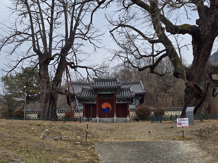 숭모각은 고려 말의 충신 임난수 장군을 제향하는 사당이다.