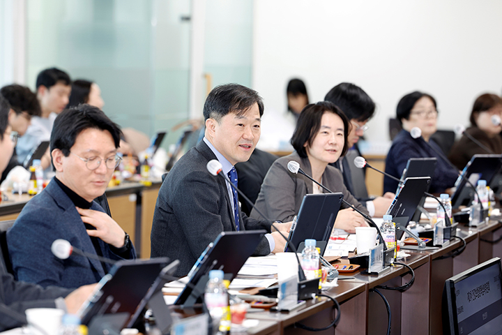 이형훈 제2차관이 29일 서울 국제전자센터에서 개최된 건강보험정책심의위원회에 참여하고 있다. (사진=보건복지부)